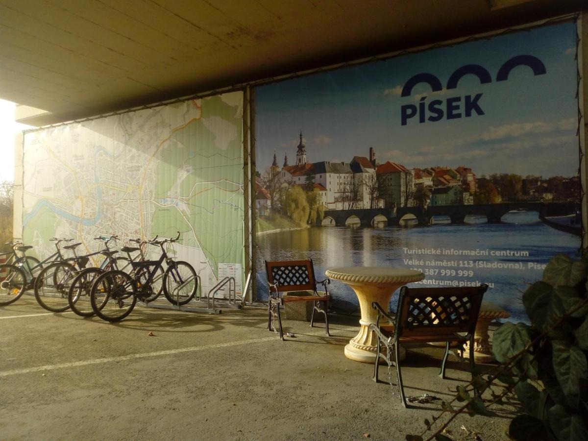 Hotel Cade Pisek  Exterior photo